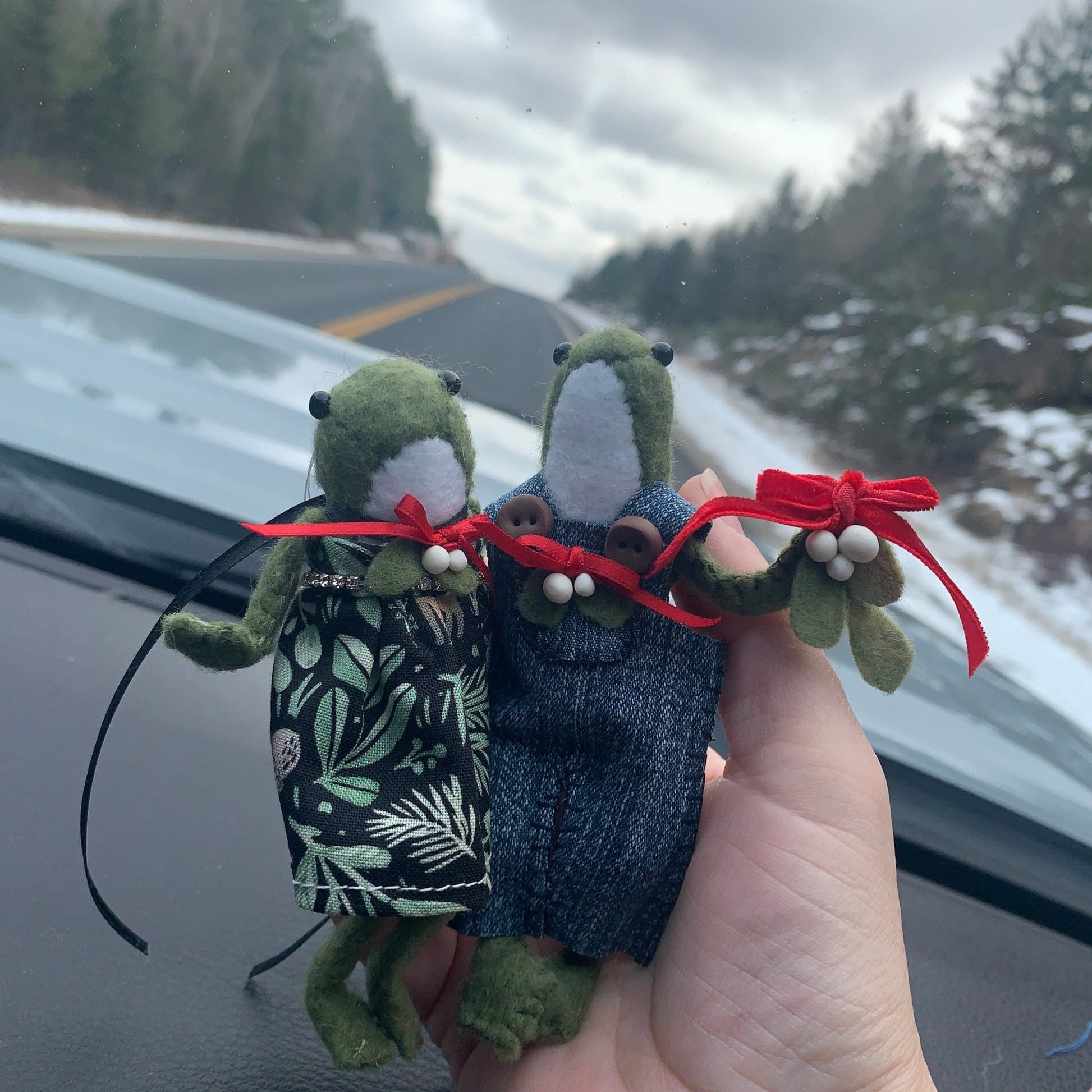 Mouse House Friends & Co. - The Flannel Couch